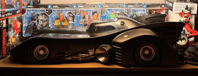 Hot Toys Batmobile 1989