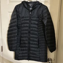 Eddie Bauer Long Puffer Jacket With Hood. Size XS. Brand New, Never Worn 