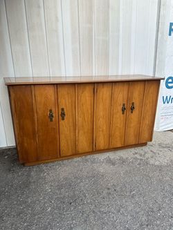 Vintage Drexel Wood Sideboard / Buffet – Honey Finish