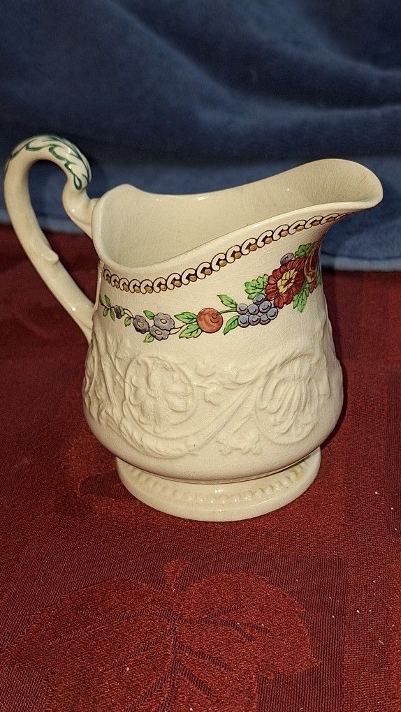 Vintage Wedgwood Patrician Windermere Made In England Creamer Pitcher 4 Inches, Some Crazing L1F902