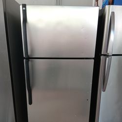 GE Fridge 