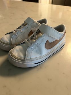Toddler Nike shoes Sz 9.5 $15