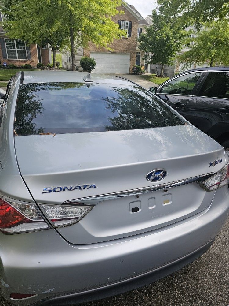 2011 Hyundai Sonata-Hybrid