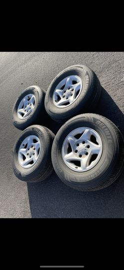 4 — 265/70r16 6x5.5 6x139.7 Stock Tacoma 4runner Tundra Yukon Tahoe Wheels Rims Good Treads Tires!!!!