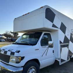 1993 Ford Motorhome (gutted)