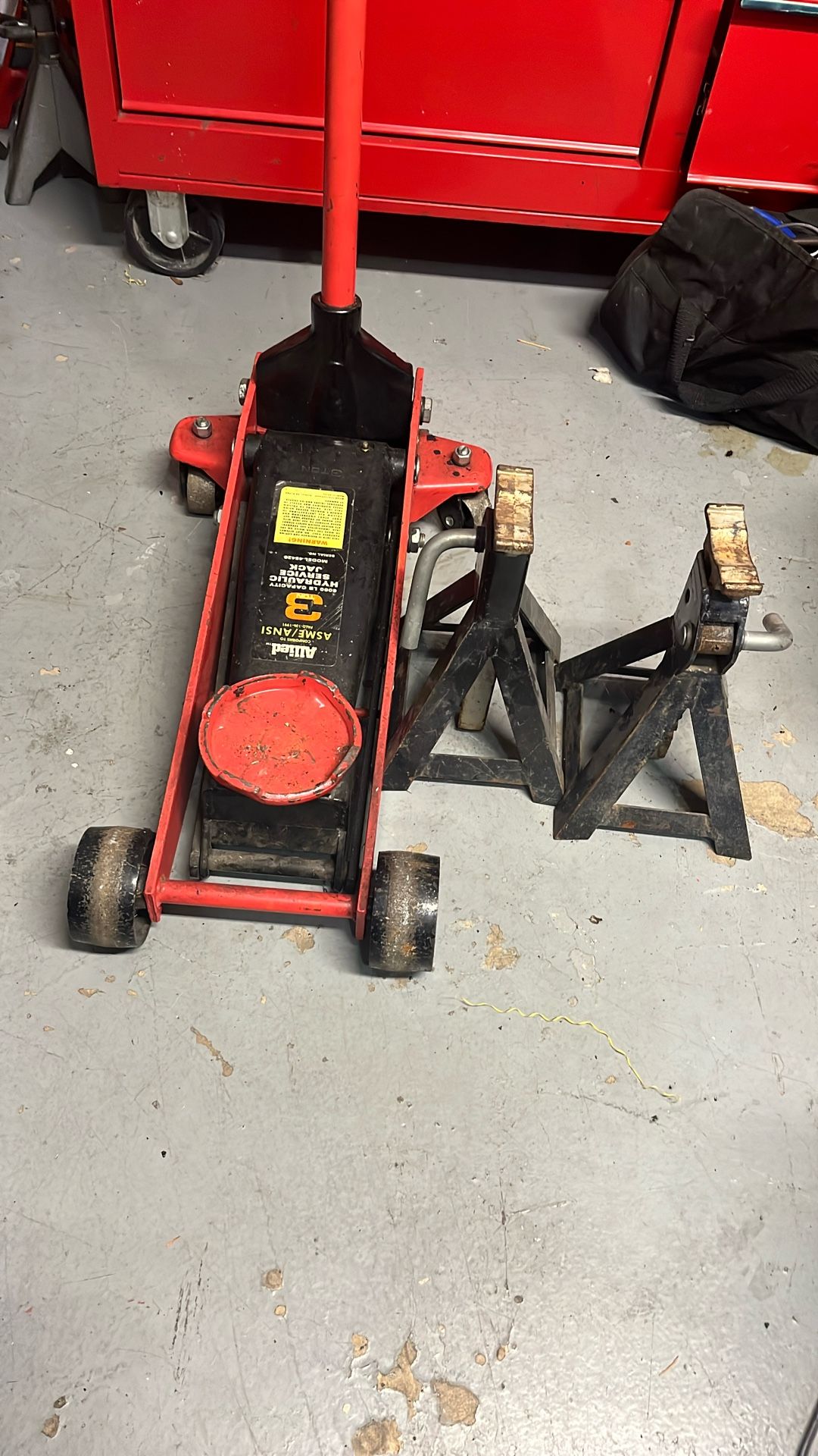 Service Jack And Jack Stands