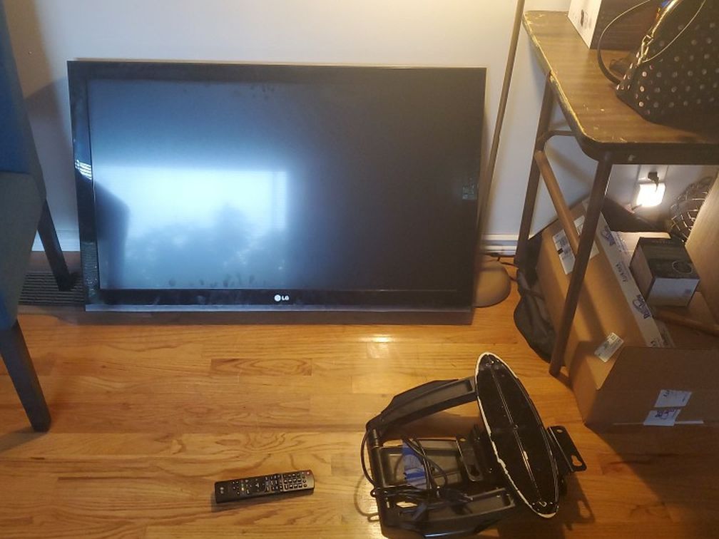 42 Inch LG LCD TV