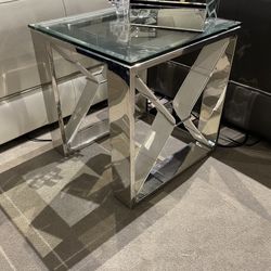 Mavis Glass End Table 