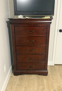 Dresser