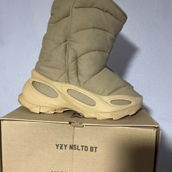 Yeezy Boot NSLTD Size 11