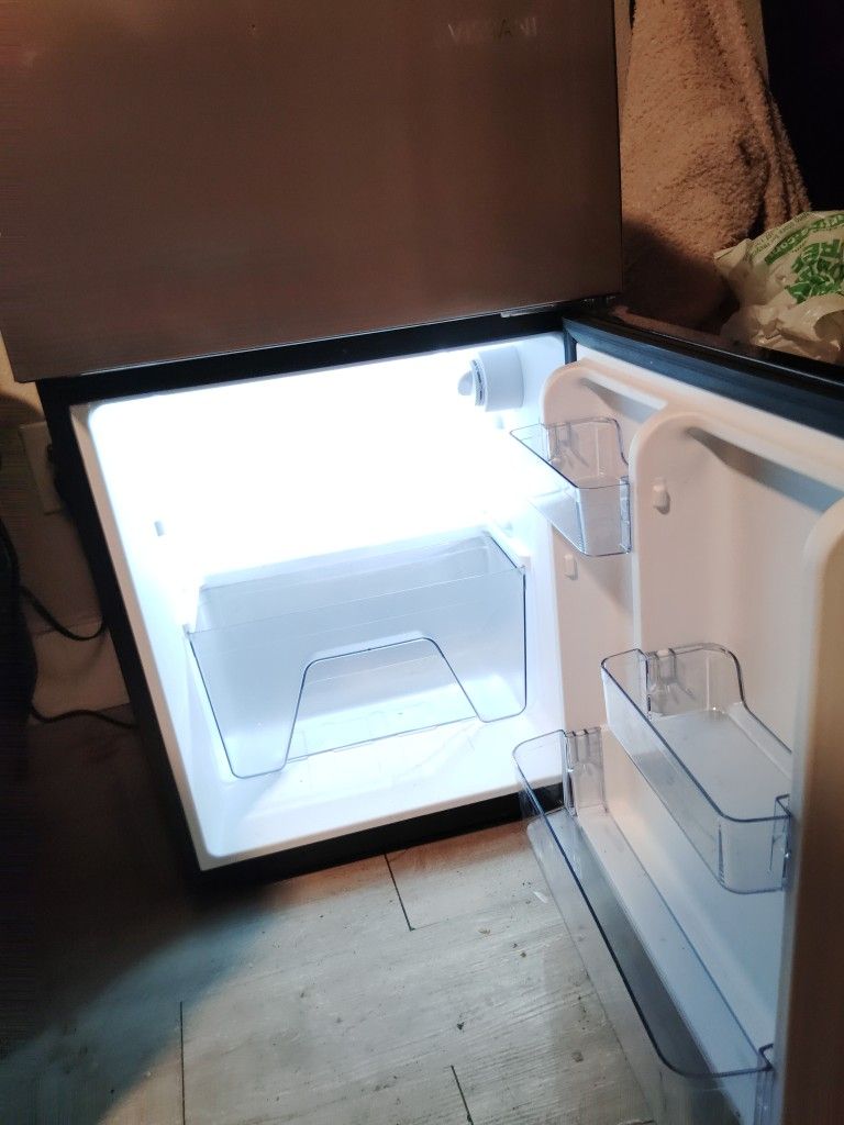 Mini Refrigerator With Freezer