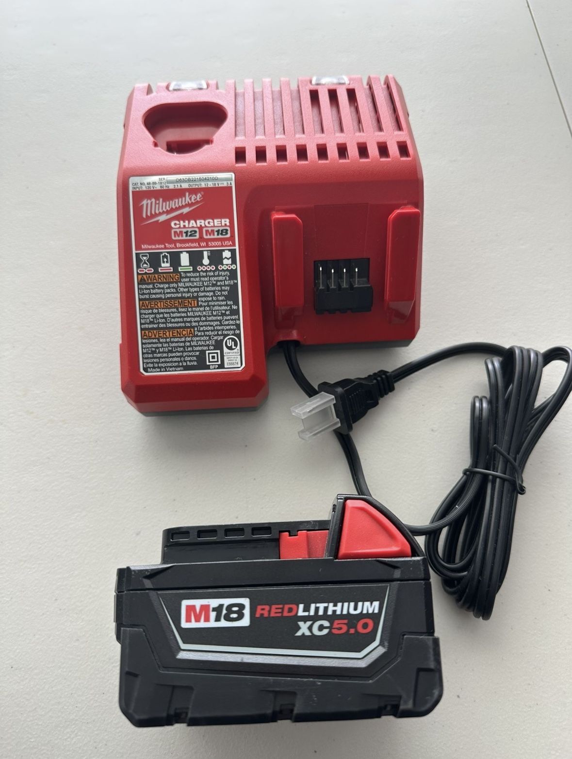 Milwaukee 18v Charger And Battery 5.0 Ah 