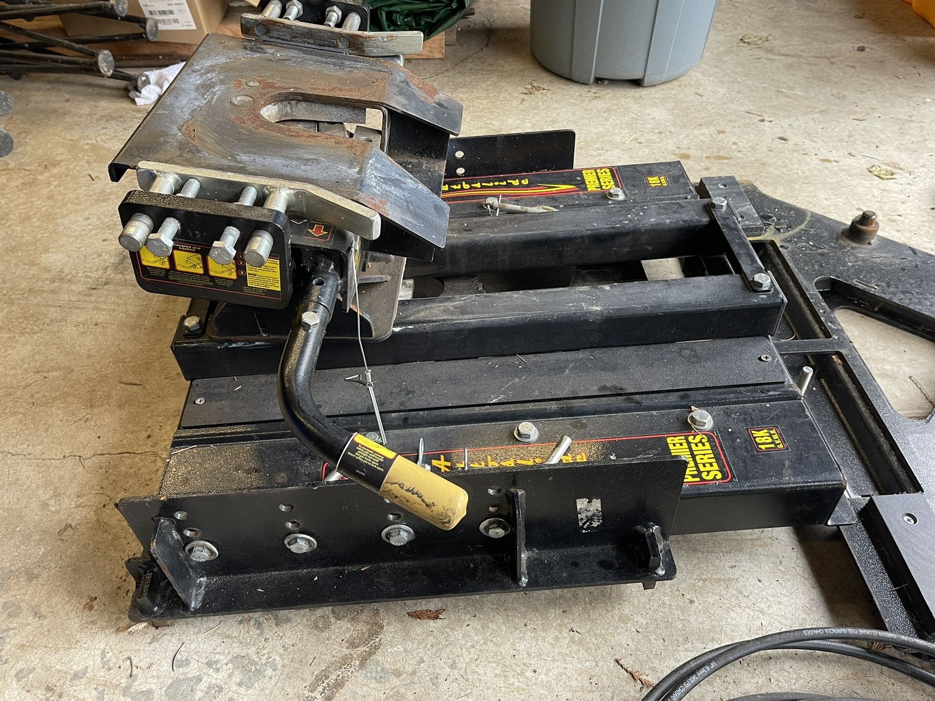 Demco Sliding Fifth Wheel Hitch