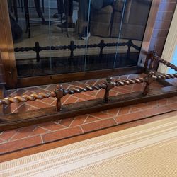 Beautiful Antique Barley Twist Fireplace Fender in Excellent Condition