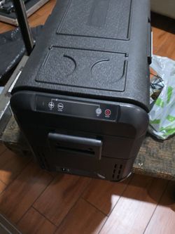 Portable Electric Cooler / Fridge