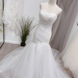 Sweetheart Fit And Flare Wedding Dress 