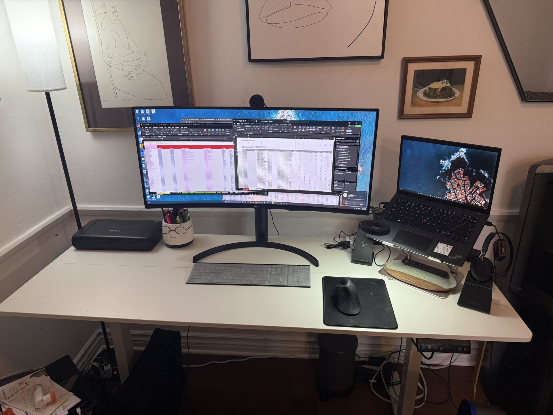 Standup Desk with Up/Down Controller