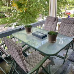 Outdoor 4-Person Dining Set 