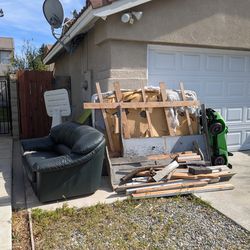 Junk 🚛  & Trash 🛋️🪞🪑
