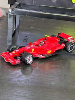 Hot wheels 1/18 Ferrari , Raikonnen campeón 2007