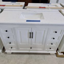 48 in. W x 22 in. D in White Single Bath Vanity with Marble Top in White  $739 