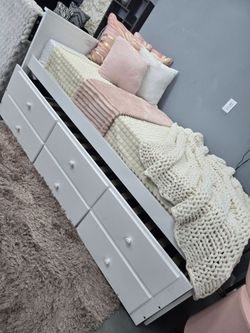 ✨️ Queen, Full, Twin beds Mattresses ✨️ Furniture Sectionals, Dining Avail
