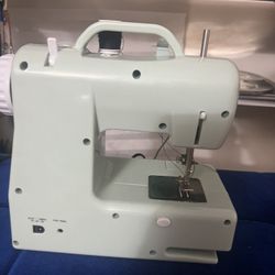 Sewing Machine Mint Green Loops & Threads