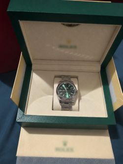 Luxury Oyster Dialed Watch
