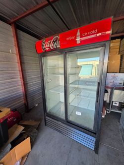 REFRIGERATOR "TRUE" GDM-41