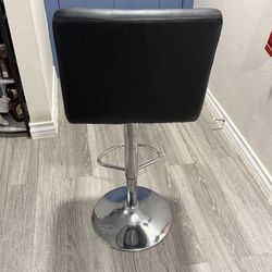 Island chairs 4 available