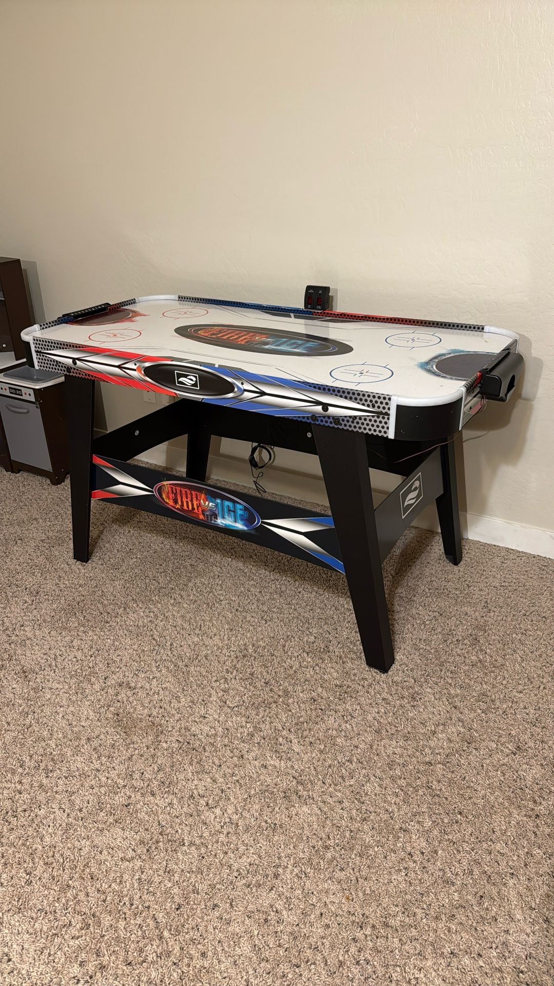 Air Hockey Table