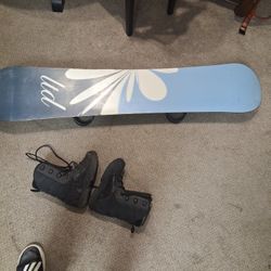Snowboard W/ Size 8 Boots 