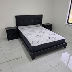 Cama Con Colchón Y  2 Mesas de Noche