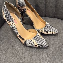 Snake Skin Pumps 