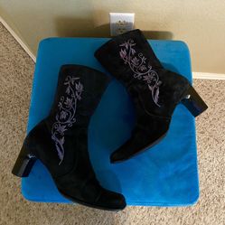 Cute Women Boots Size 8 $10