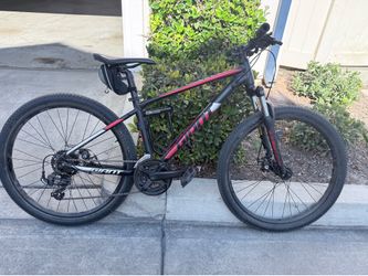Giant mountain  bike cycle