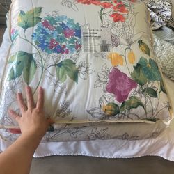 The Pioneer Woman 4 Piece Comforter