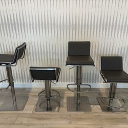 4 Barstools height adjustable 