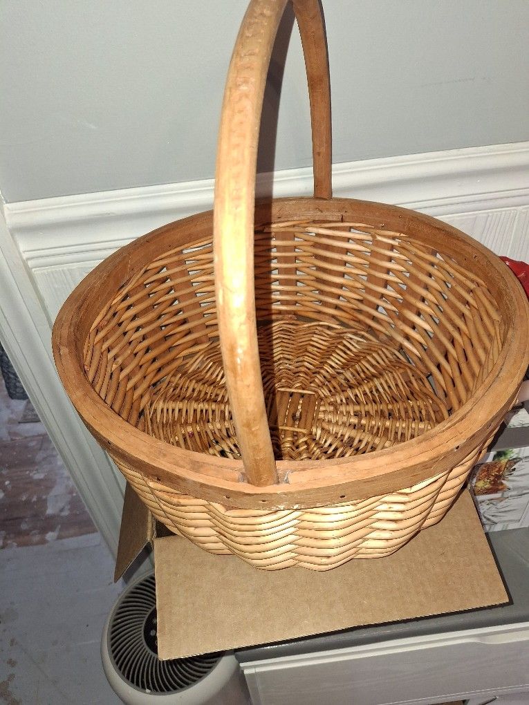 Large Wood Handle BASKET