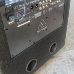 Behringer Ultratone  Rx15 Pa 600w Keyboard Amp