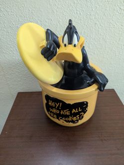 vintage cookie jar Daffy duck. located in WASCO