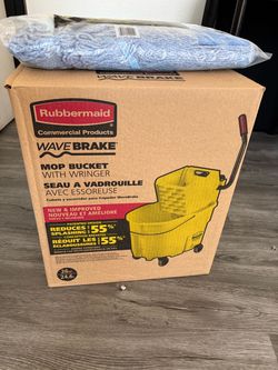 NEW Rubbermaid WaveBrake Commercial Mop Bucket + Mop Heads