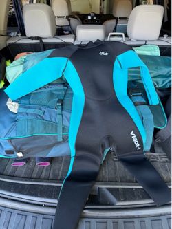 Kid wetsuit size 8