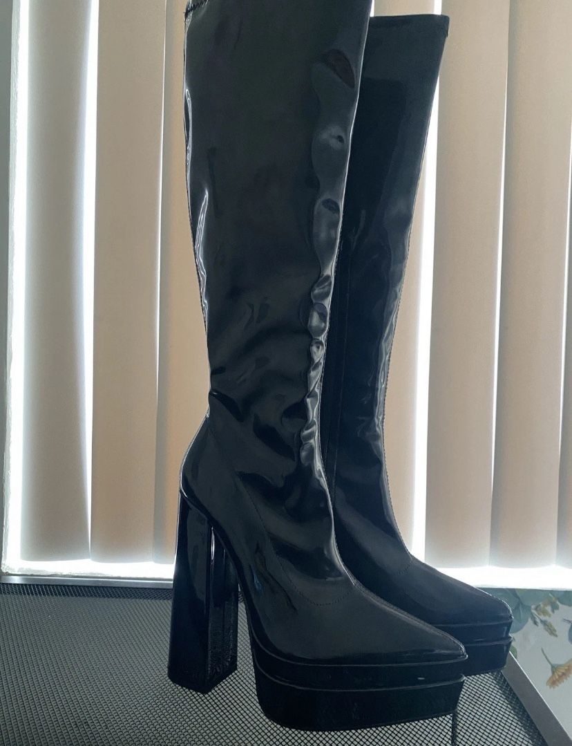 Women’s Black Heels 5inch Vinyl Boots Women's Size 7 Never Worn