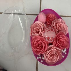 Easter Egg With Pink Roses