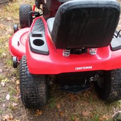 CRAFTSMAN T2400 Turn Tight 46-in V-twin Gas Lawn tractor