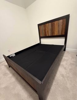 Full Size Bed Rustic Style Bed ( New still in box)