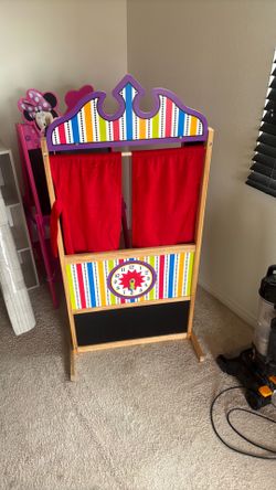 Kids pretend puppet show stand