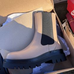 Women’s Tan Boots 