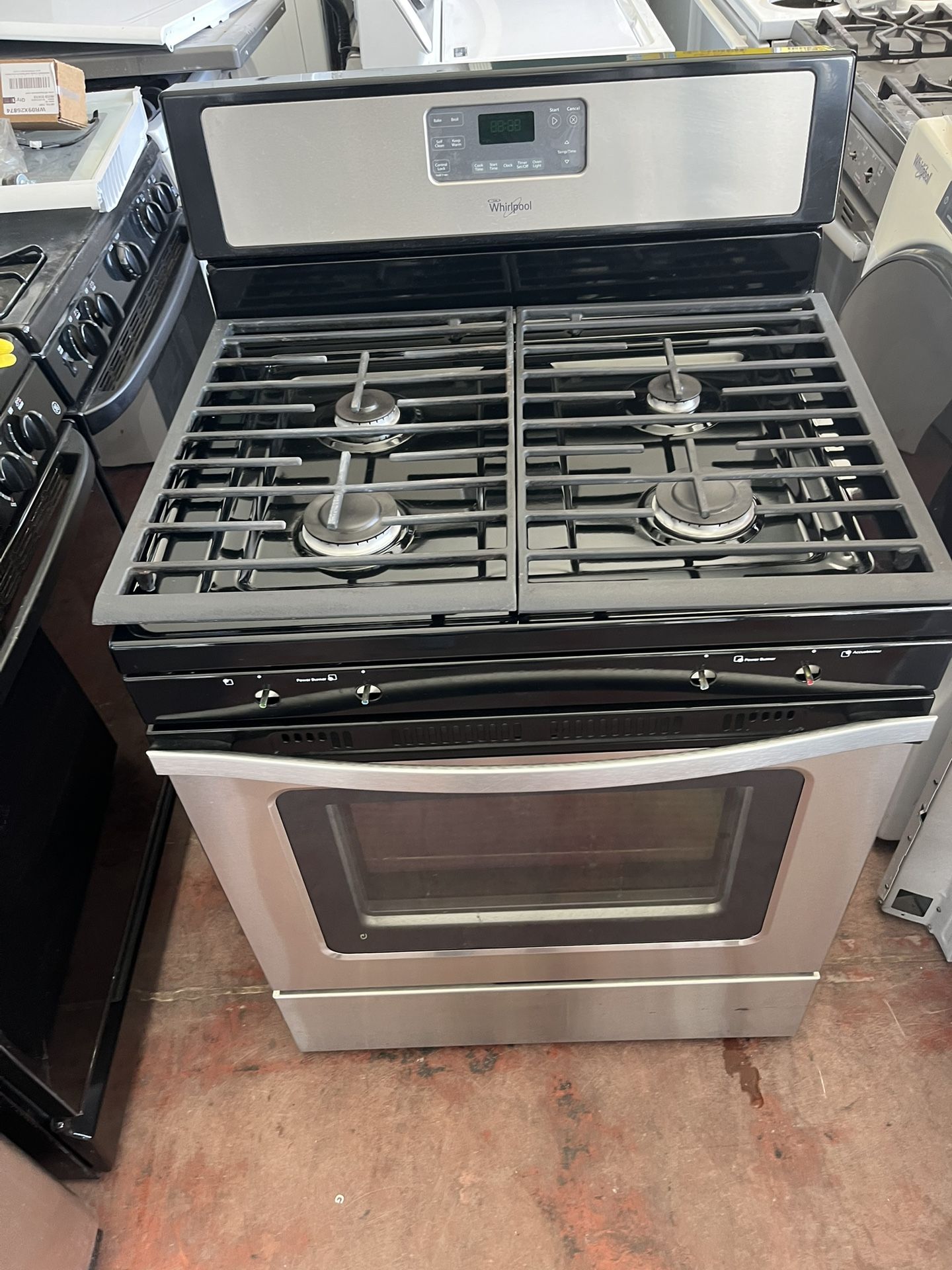 Whirlpool Gas Range 30” Used 